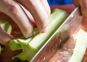 Ne jetez jamais les tiges de brocoli : Voici ce que vous devez en faire (presque personne ne le sait)