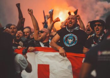 Dustin (22 ans) n’est pas un fan de football et vient pour l’émeute